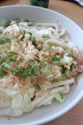 1玉でもボリューミーなタヌキうどん♪